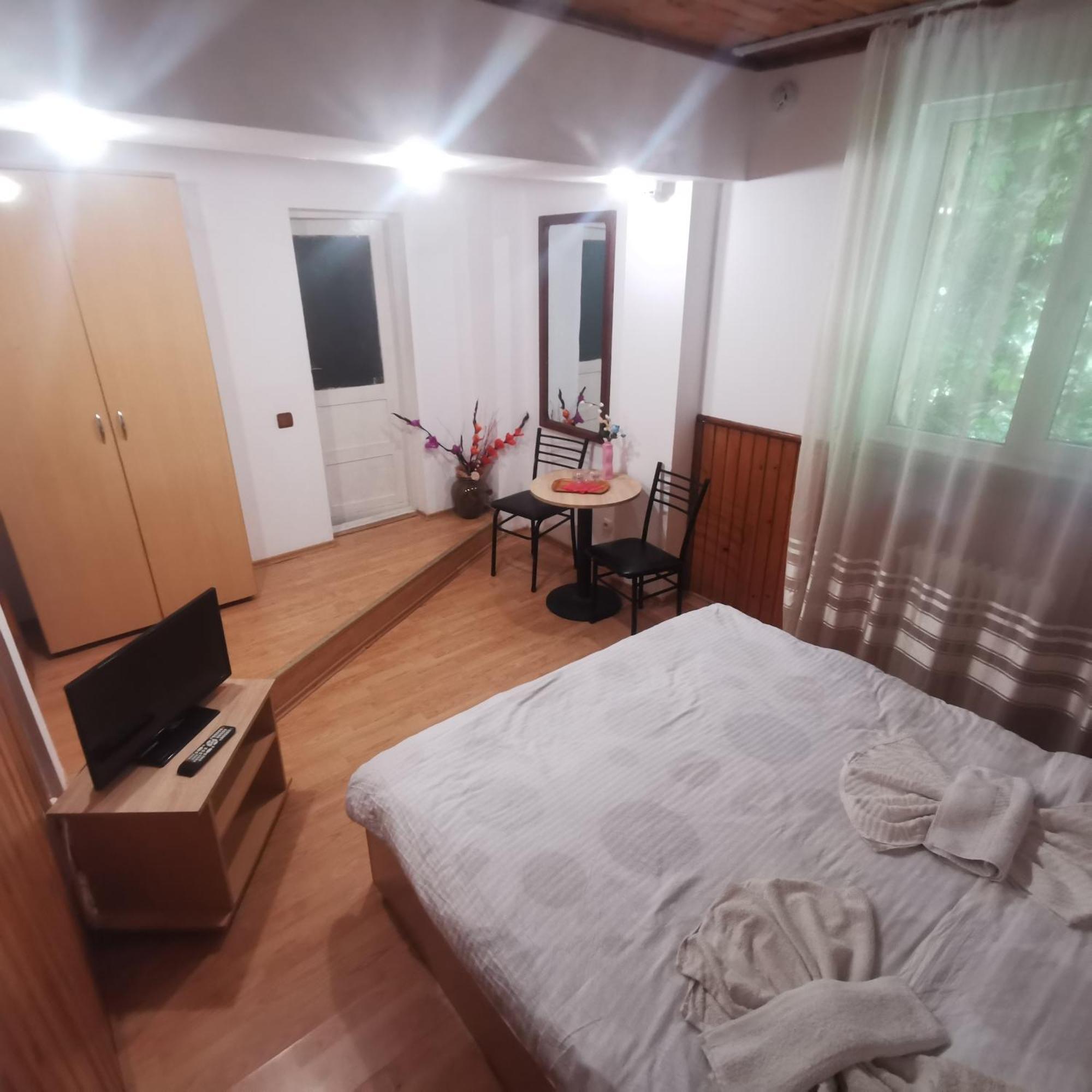 Pensiunea Fara Nume Buşteni Exteriér fotografie