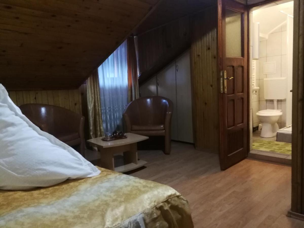Pensiunea Fara Nume Buşteni Exteriér fotografie