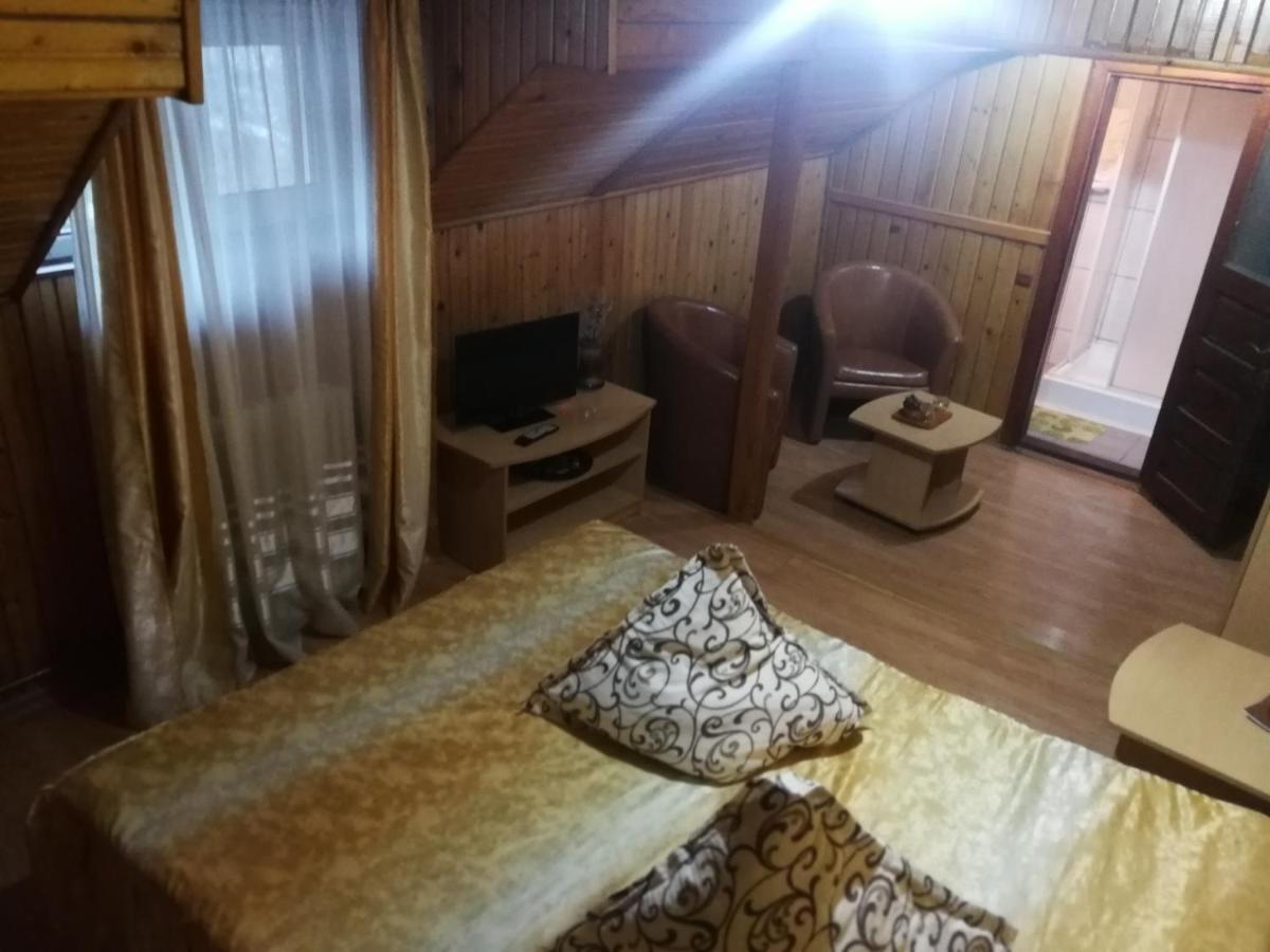 Pensiunea Fara Nume Buşteni Exteriér fotografie