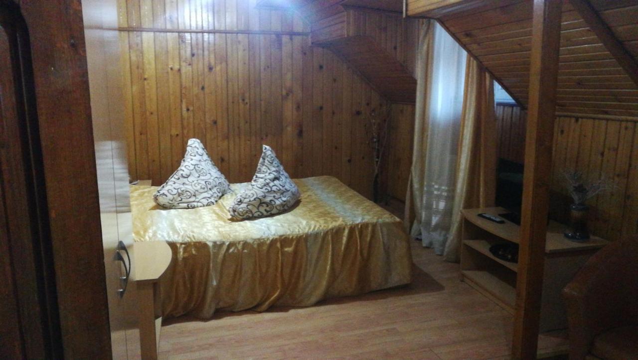 Pensiunea Fara Nume Buşteni Exteriér fotografie